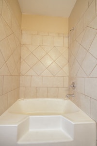 //hemlane-production.s3.amazonaws.com/uploads/property_listing_photos/98a144d2-d5d5-43b9-8fbd-9c69505a426b/_MG_8991.jpg
