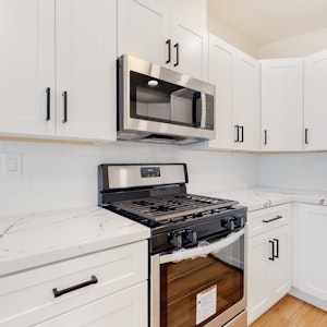//hemlane-production.s3.amazonaws.com/uploads/property_listing_photos/9ae30a6d-60bf-447d-a712-cc6844bb626d/3036 Coolidge Ave_LA360VR-15.jpg