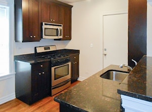 //hemlane-production.s3.amazonaws.com/uploads/property_listing_photos/9b8771f0-5f65-4a7b-a2cd-36181cbb6db1/large.jpg