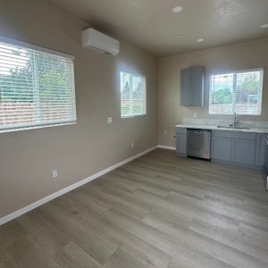//hemlane-production.s3.amazonaws.com/uploads/property_listing_photos/a132027d-fa44-415c-ae67-abb9cc87a954/2.jpg