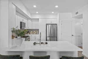 //hemlane-production.s3.amazonaws.com/uploads/property_listing_photos/a3d0c0b1-bd44-472b-a126-e3d5c68b7659/20.jpg