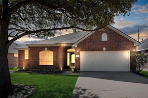 //hemlane-production.s3.amazonaws.com/uploads/property_listing_photos/a44f79fe-0cc4-4807-8217-73343fc8fe57/15326 Wild Timber Trail 1.jpeg