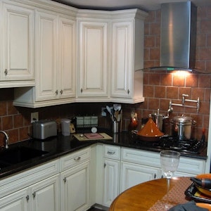 //hemlane-production.s3.amazonaws.com/uploads/property_listing_photos/a556387a-496f-4e0b-95b5-d021affcee41/40 walnut img8.webp