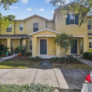 //hemlane-production.s3.amazonaws.com/uploads/property_listing_photos/a68079df-3e21-449b-8140-addd5cdbdee4/st charles front picture.webp