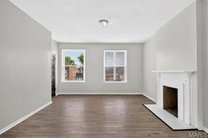 //hemlane-production.s3.amazonaws.com/uploads/property_listing_photos/a6e4ab5a-d61b-4b00-9b27-28cf1bc64586/New S Compton A - Living.jpg