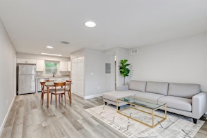 //hemlane-production.s3.amazonaws.com/uploads/property_listing_photos/a70f5eba-9295-41a6-9031-4d67072e8e79/living room VS.jpg