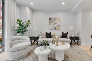 //hemlane-production.s3.amazonaws.com/uploads/property_listing_photos/a8276f9c-6c40-4a03-9d9c-c992dc240657/1224 M St NW 203 -0011_VS.jpg