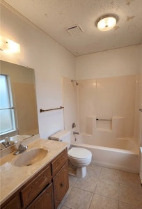 //hemlane-production.s3.amazonaws.com/uploads/property_listing_photos/a9a8c095-10ac-4ec5-97c5-dc48bdb38fea/IMG_5039.webp