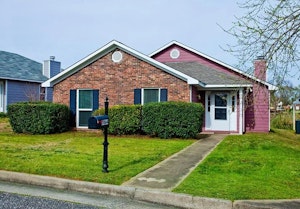 //hemlane-production.s3.amazonaws.com/uploads/property_listing_photos/a9e152c7-1e57-4950-a6b6-6f39d32ae770/Screenshot 2025-12-03 113617.jpg