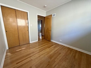 //hemlane-production.s3.amazonaws.com/uploads/property_listing_photos/aad00067-5ca5-45dc-b979-4bd455bdaa47/badfa6be0f56d97782e6a96a7aeb9822-cc_ft_576.jpg