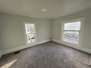 //hemlane-production.s3.amazonaws.com/uploads/property_listing_photos/b0a8f56a-a192-40f1-b74f-d034b33c8e58/image4 (1).jpeg