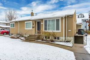 //hemlane-production.s3.amazonaws.com/uploads/property_listing_photos/b1736e67-0fdf-4228-a361-4f12fc2544ea/IMG_9105 (1).jpg