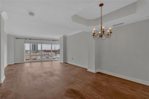 //hemlane-production.s3.amazonaws.com/uploads/property_listing_photos/b297c608-8c28-4421-9902-34433d158bd0/GetMedia (8).jpeg