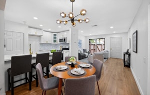 //hemlane-production.s3.amazonaws.com/uploads/property_listing_photos/b3351c85-fe35-419c-bfa5-8fb834ca07a1/04 (1).jpg