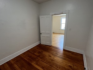 //hemlane-production.s3.amazonaws.com/uploads/property_listing_photos/b4a3d287-776e-425e-8d22-96d8c59ffab6/20241004_135847928_iOS.jpg
