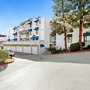 //hemlane-production.s3.amazonaws.com/uploads/property_listing_photos/ba6dc827-6356-4484-963e-7c0341da9622/8338 Regents Rd 2T, San Diego.jpg