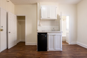 //hemlane-production.s3.amazonaws.com/uploads/property_listing_photos/ba7bb337-75e7-426f-bd68-907713f8f814/4U9A3614new.jpg