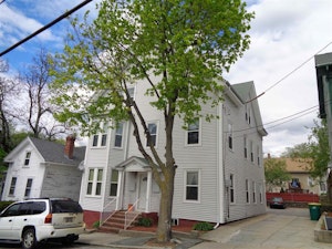 //hemlane-production.s3.amazonaws.com/uploads/property_listing_photos/bbb3b4da-39cc-4b38-8d90-ca004d29460b/Cato side.JPG