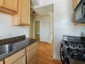 //hemlane-production.s3.amazonaws.com/uploads/property_listing_photos/c1eb91b2-1c08-4676-b2f6-89835eff5520/large (1).jpg