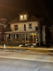 1044 Upper 3-Bed, 1 Full-Bath, ~1,675 sq. ft with Balcony, Off-Street Parking/Driveway, Exterior Parking