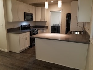 //hemlane-production.s3.amazonaws.com/uploads/property_listing_photos/c446012d-3c7d-4b53-9a7d-6b7af4dd4f6f/5/20180313_192731.jpg
