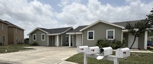 //hemlane-production.s3.amazonaws.com/uploads/property_listing_photos/c977dc4d-4ab4-49a5-ae29-f182220126b0/Quitaca front.jpeg