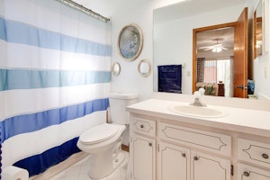 //hemlane-production.s3.amazonaws.com/uploads/property_listing_photos/c9a38951-c41d-4843-8bb8-ac157e75fe53/21.jpg
