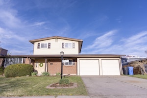 //hemlane-production.s3.amazonaws.com/uploads/property_listing_photos/cc09faf4-3968-483b-9e29-7bd62ae857a1/Heiden Rental Property-47.jpg