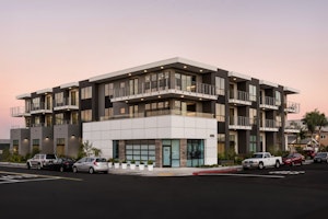 //hemlane-production.s3.amazonaws.com/uploads/property_listing_photos/d1c0c374-2d2a-4955-9099-7e8379506918/Ext 01.jpg