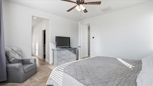 //hemlane-production.s3.amazonaws.com/uploads/property_listing_photos/d3f35001-7c32-4c56-b451-67ed4888afa4/21-5120 Moonraker Lane 21.jpg