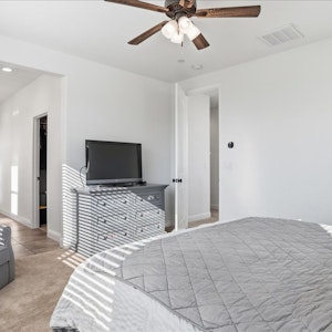 //hemlane-production.s3.amazonaws.com/uploads/property_listing_photos/d3f35001-7c32-4c56-b451-67ed4888afa4/21-5120 Moonraker Lane 21.jpg