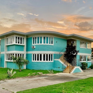 //hemlane-production.s3.amazonaws.com/uploads/property_listing_photos/d40313ee-9b1b-45e0-af6b-7408418a59b5/Front 601.jpg