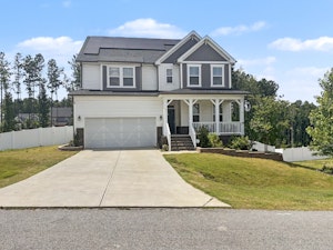 //hemlane-production.s3.amazonaws.com/uploads/property_listing_photos/d412fd1a-ee24-431a-8f34-ff6c4b0c8d24/13_Alder Creek.jpeg