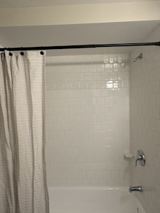 //hemlane-production.s3.amazonaws.com/uploads/property_listing_photos/d4716cd4-d973-4d0d-a500-cff38d163cef/IMG_7942.JPG