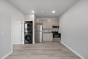 //hemlane-production.s3.amazonaws.com/uploads/property_listing_photos/d4df2746-b003-46c0-95a3-01b3b9f766b7/2815 Church Street Picture 3.jpeg