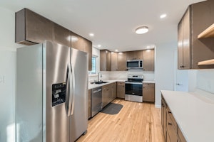 //hemlane-production.s3.amazonaws.com/uploads/property_listing_photos/d8b61336-e736-4c1b-9d0f-8c54080de9fc/1430 Lashley st. - Web Quality - 013 - 14 Kitchen.jpg