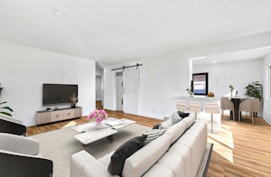 //hemlane-production.s3.amazonaws.com/uploads/property_listing_photos/d93c899b-658a-4265-bc18-68f5b652cc43/Living Room (1).jpg