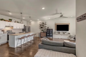 //hemlane-production.s3.amazonaws.com/uploads/property_listing_photos/d9b1178b-bced-4e78-b025-0b5ba1226aef/Interior 2.webp