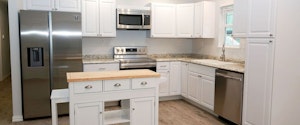 //hemlane-production.s3.amazonaws.com/uploads/property_listing_photos/dabee0da-64a3-4cec-9fb2-071f2c9923a4/KITCHEN 101.jpg