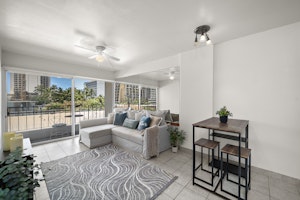 Open and airy condo in a convenient part of Waikiki -- Unit is UNFURNISHED