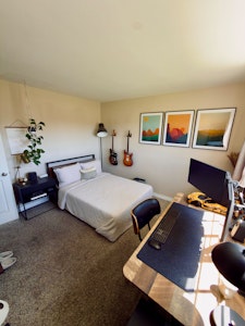 //hemlane-production.s3.amazonaws.com/uploads/property_listing_photos/dbfd3021-097d-4bad-9e0c-4f9cd1a21e31/Image from iOS (4).jpg