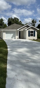 //hemlane-production.s3.amazonaws.com/uploads/property_listing_photos/dc3cbb00-0cd6-4453-9023-45b7bf2ef30a/241 Crown Circle-Exterior.jpg