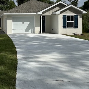 //hemlane-production.s3.amazonaws.com/uploads/property_listing_photos/dc3cbb00-0cd6-4453-9023-45b7bf2ef30a/241 Crown Circle-Exterior.jpg