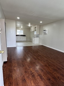 //hemlane-production.s3.amazonaws.com/uploads/property_listing_photos/dccf7d43-3ede-4f87-b56a-31d0a67a92cf/unnamed (12).jpg