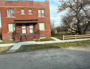 //hemlane-production.s3.amazonaws.com/uploads/property_listing_photos/de24ab3c-7e9f-4a49-a60d-ffbad050263b/updated front copy.jpg