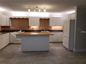 Huge Kitchen With NEW REF Designed by a Chef !!