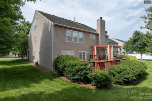 //hemlane-production.s3.amazonaws.com/uploads/property_listing_photos/e1106ff7-0c3c-4b7a-9ba5-07ac0bca5dce/Back View.png