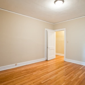 //hemlane-production.s3.amazonaws.com/uploads/property_listing_photos/e1883ff0-4793-4393-a0f9-135228ed5b70/2534 N Prospect_Unit B_013.jpg