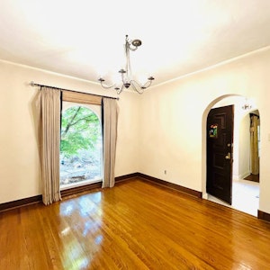 //hemlane-production.s3.amazonaws.com/uploads/property_listing_photos/e1da02d8-f0fc-42ac-ba66-5fa47b65c41c/16.jpg