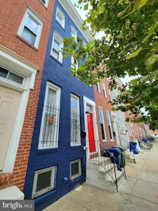 //hemlane-production.s3.amazonaws.com/uploads/property_listing_photos/e3266c29-7d7c-4c12-9607-dd8f2a3a00e0/front door 1620 Gilmore.jpg